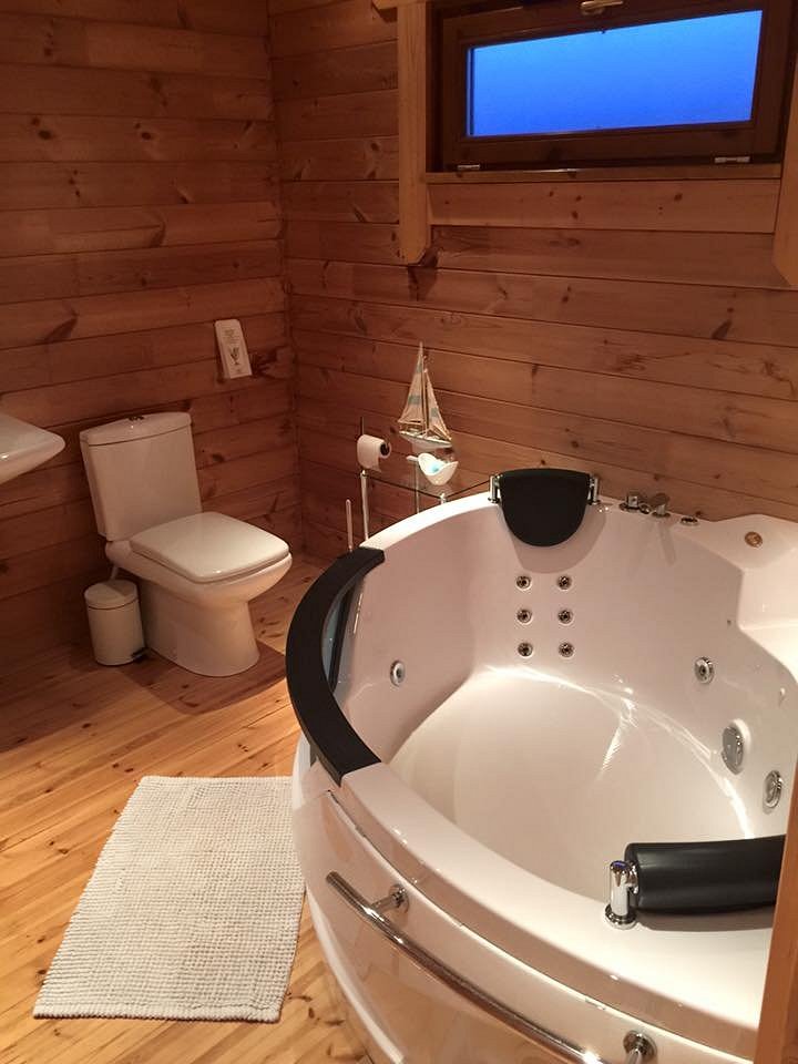 amazing jacuzzi bath