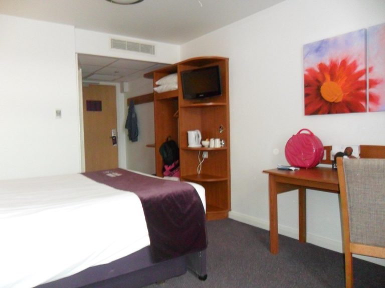 room 768x576